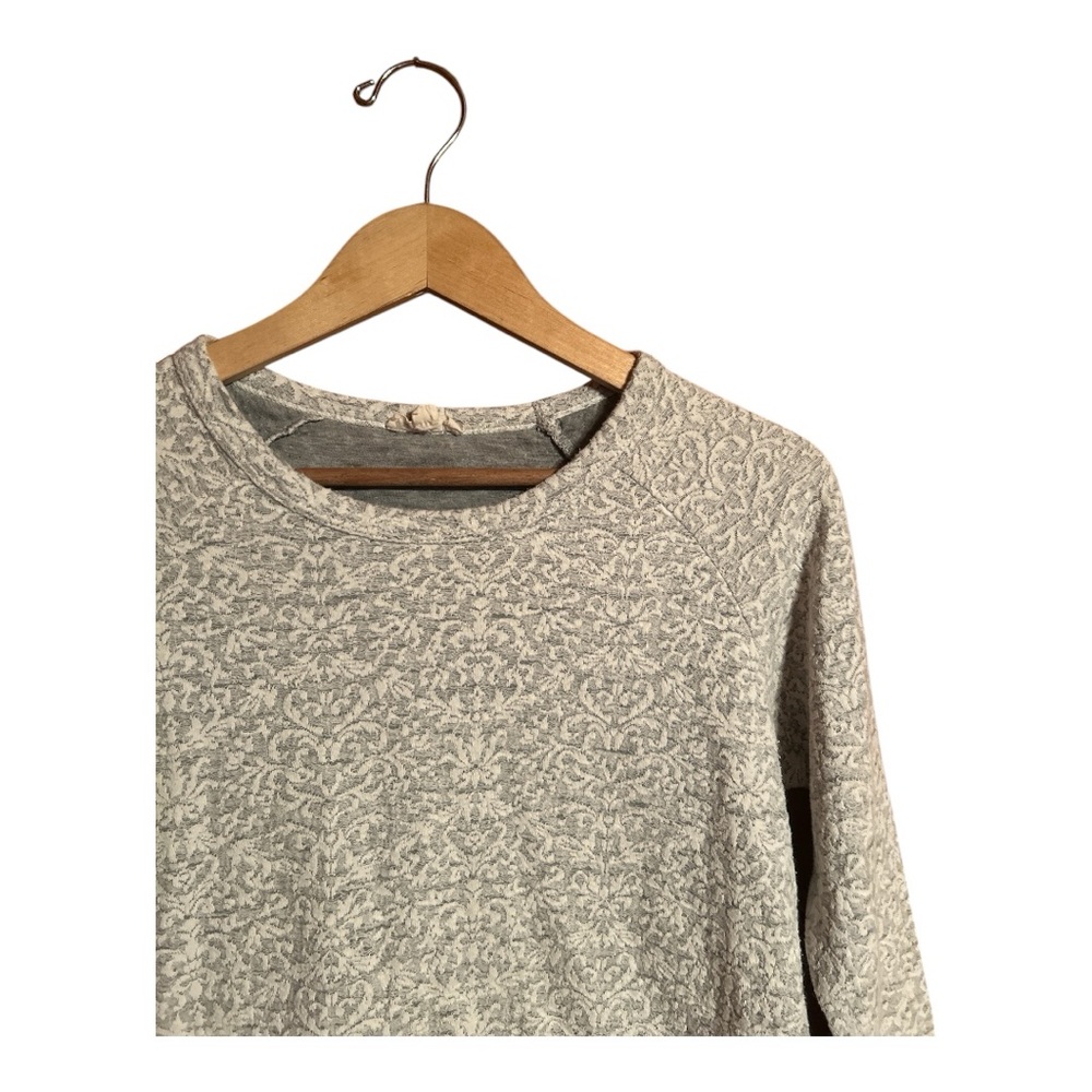 June and Delancey Gray and White Demask Lace Top Women’s Size Medium - Picture 2 of 5